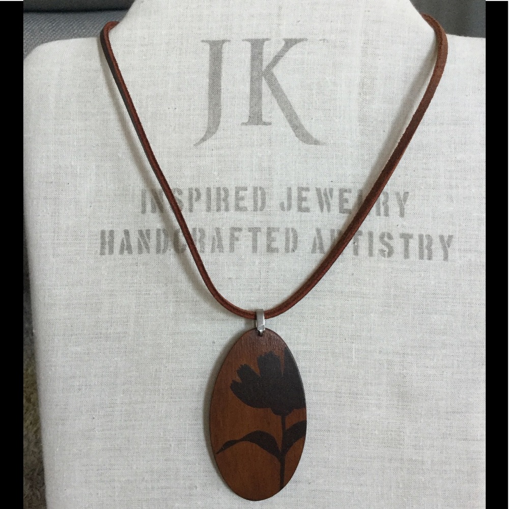 Bauxo Wood and Leather Necklace NWT